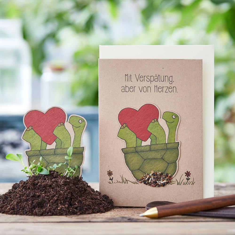 Saatsteckerkarte - Mit Verspätung aber von Herzen Gray Die Stadtgärtner